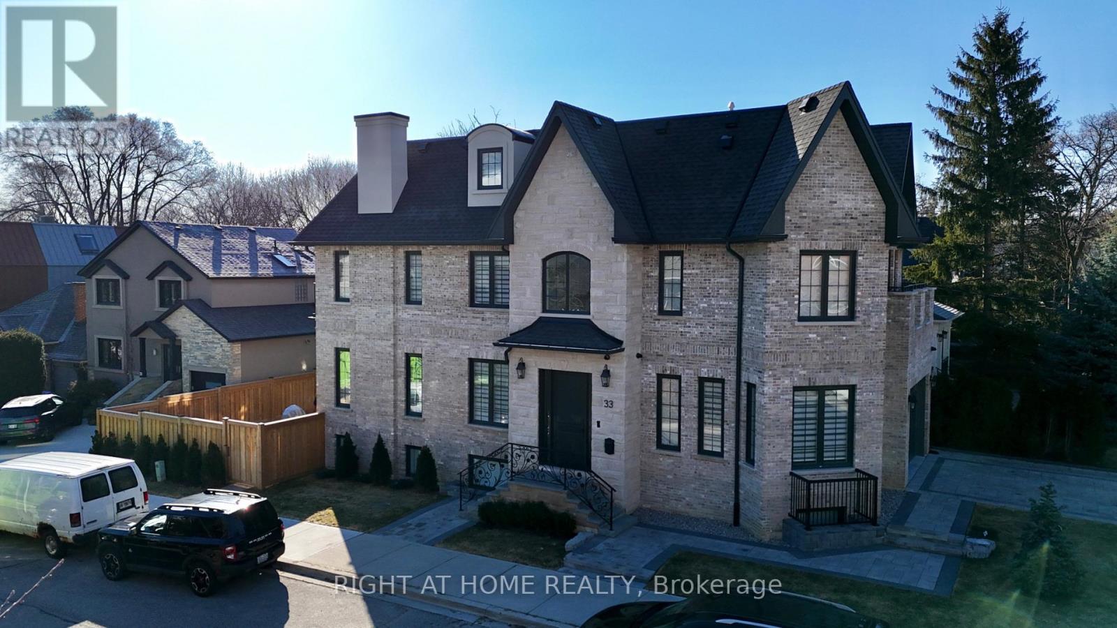 33 Thorndale Avenue, Toronto, Ontario  M8X 1W8 - Photo 44 - W12811690