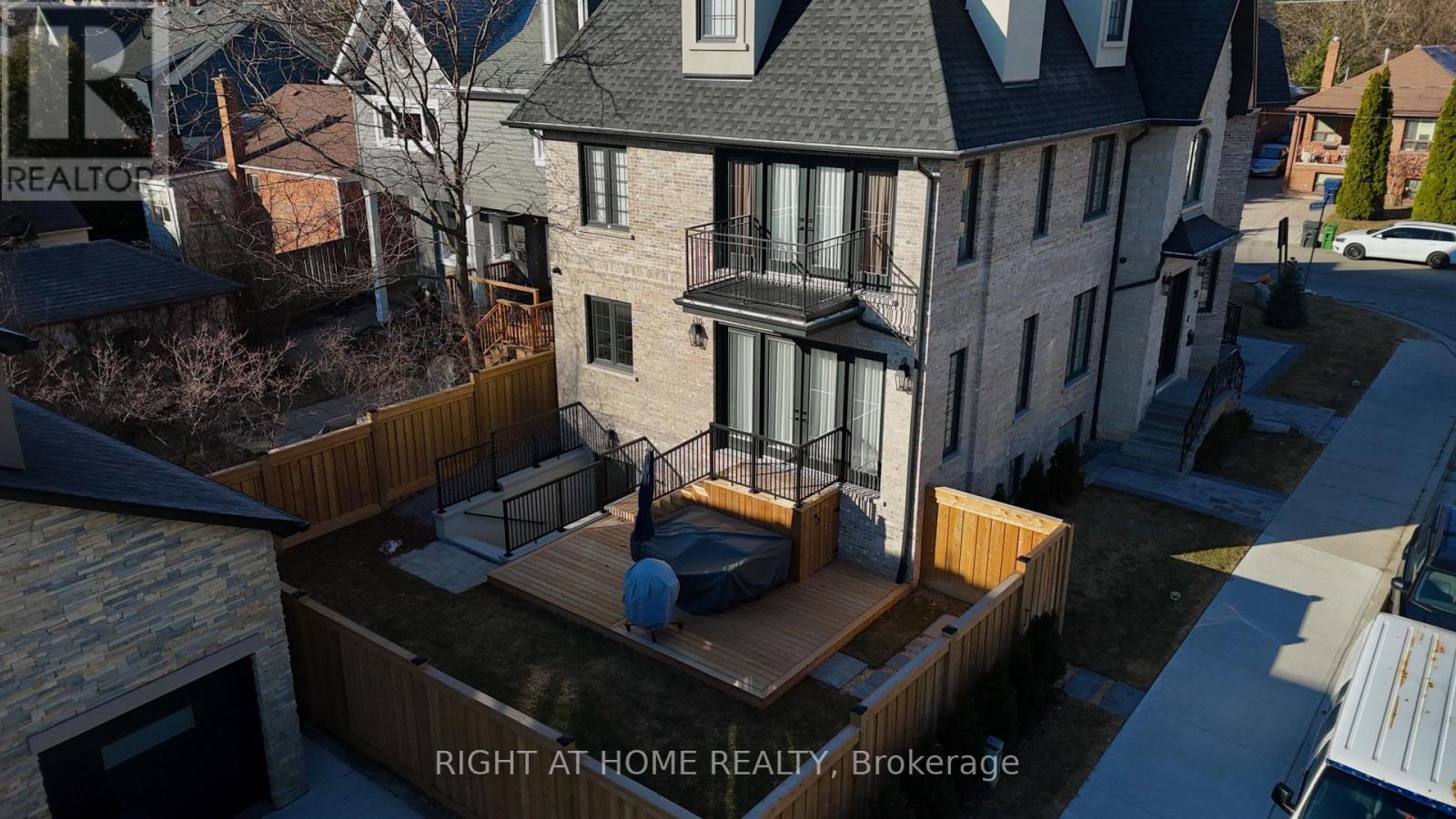 33 Thorndale Avenue, Toronto, Ontario  M8X 1W8 - Photo 45 - W12811690