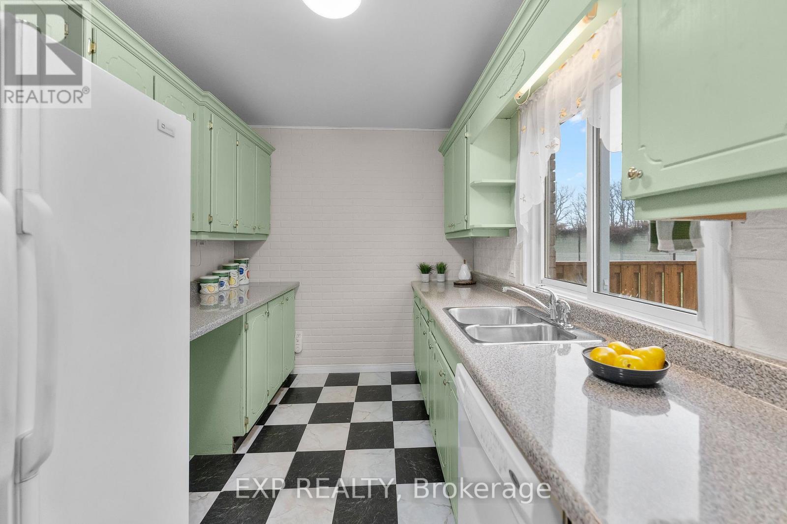 19 - 4215 Meadowvale Drive, Niagara Falls, Ontario  L2E 5W8 - Photo 13 - X12918368