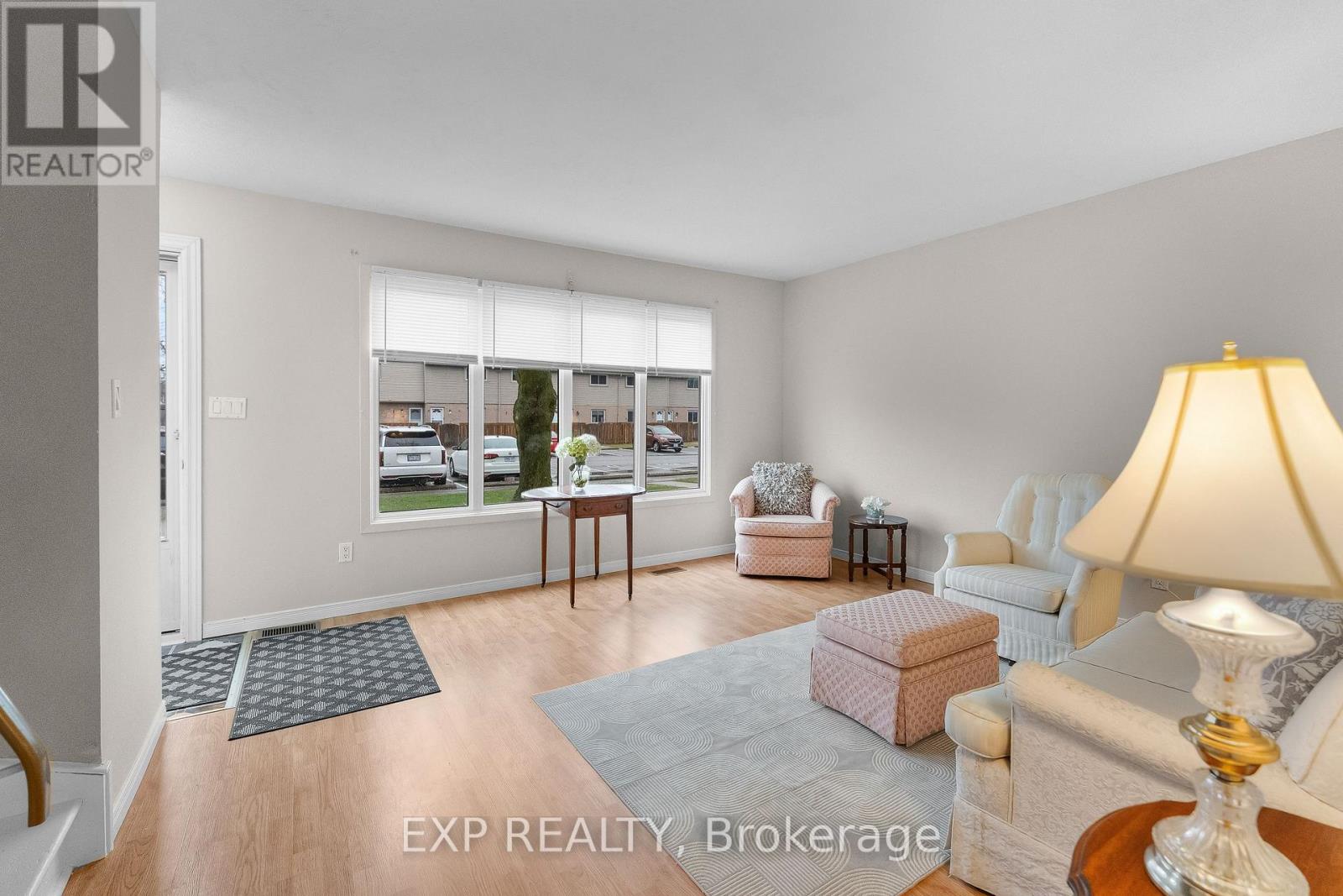 19 - 4215 Meadowvale Drive, Niagara Falls, Ontario  L2E 5W8 - Photo 4 - X12918368