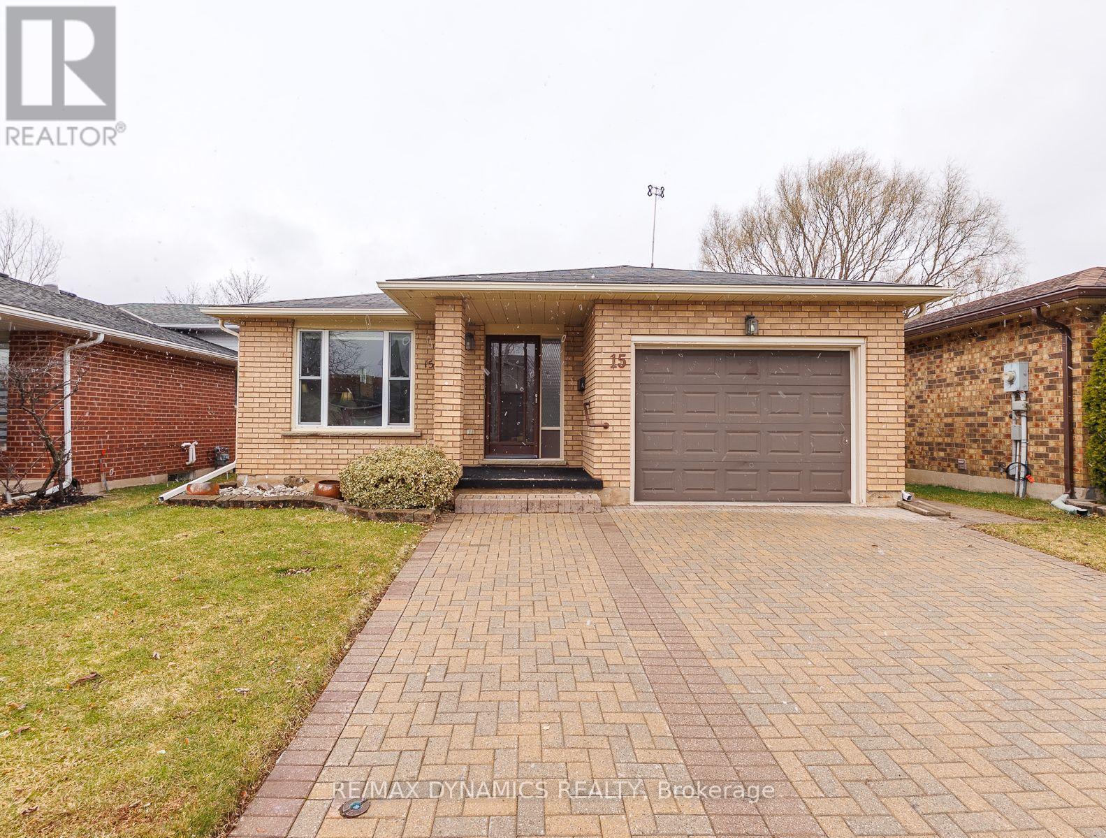 15 ROLLINS DRIVE, Welland, Ontario