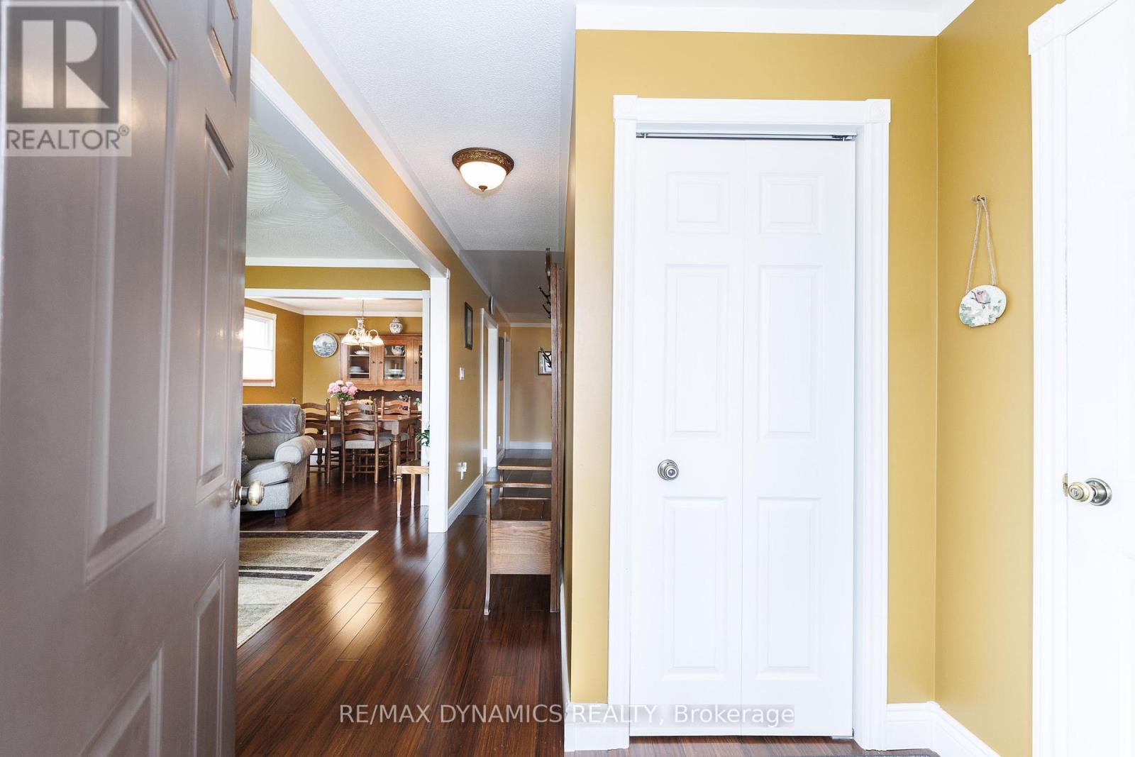 15 Rollins Drive, Welland, Ontario  L3C 6Z7 - Photo 3 - X12918494