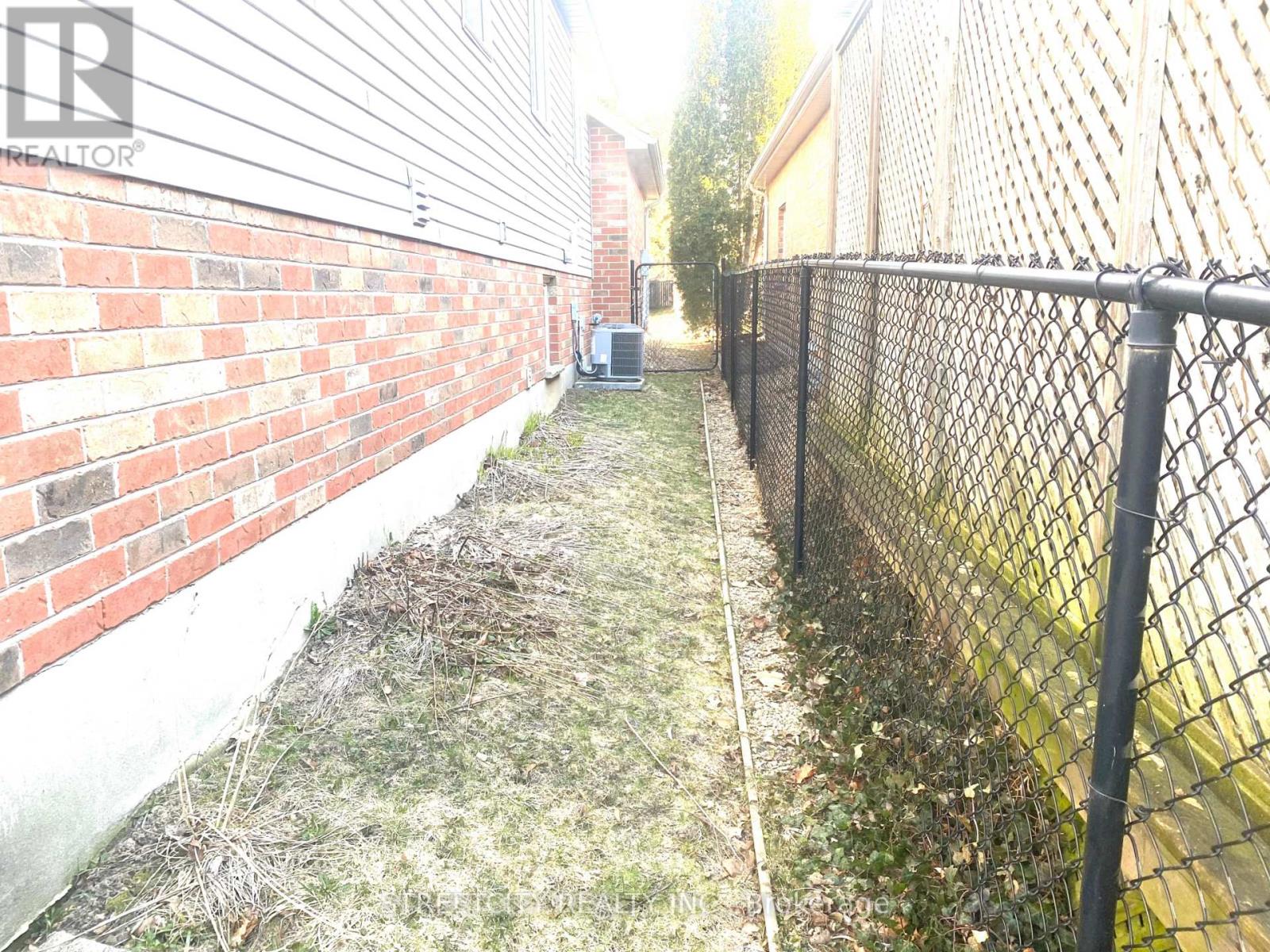 126 Meadowridge Road, London North, Ontario  N6H 5N6 - Photo 32 - X12862664