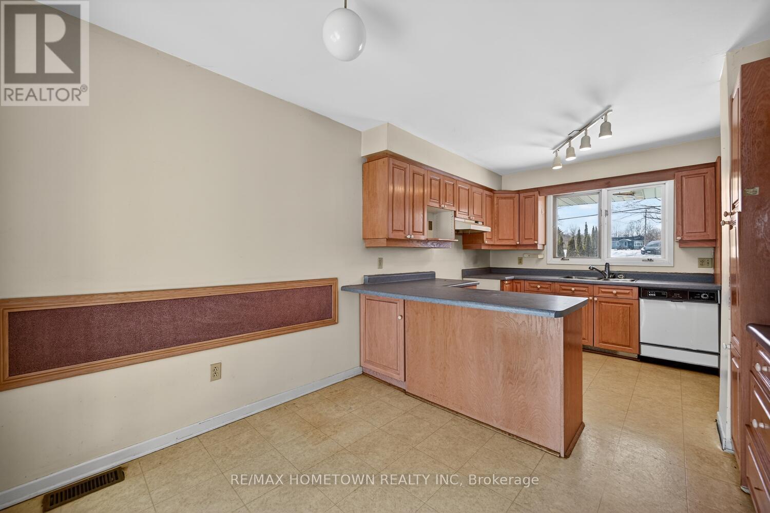 1327 1000 Islands Parkway, Front Of Yonge, Ontario  K0E 1R0 - Photo 12 - X12918488