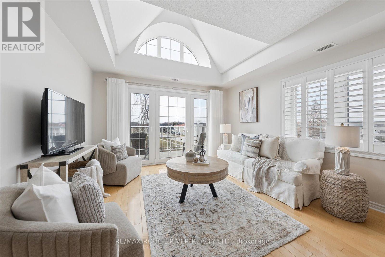 306 - 395 Lakebreeze Drive, Clarington, Ontario  L1B 0A5 - Photo 5 - E12918220