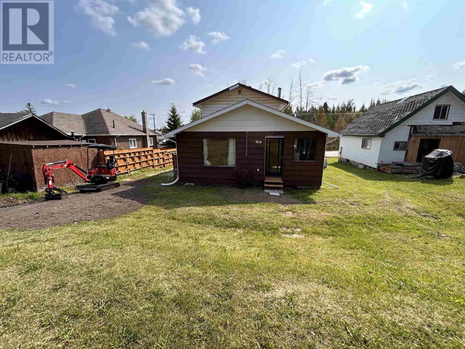 153 Third Ave, Hornepayne, Ontario  P0M 1Z0 - Photo 24 - SM260476