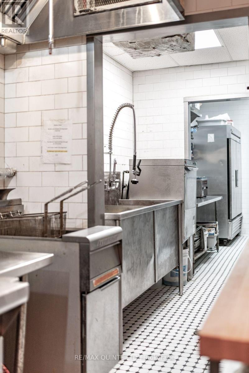 304 Front Street, Belleville, Ontario  K8N 2Z8 - Photo 28 - X12918168