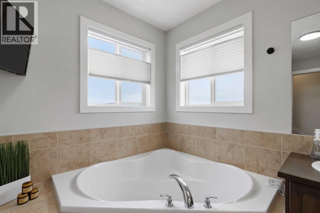 48 Heritage Green, Cochrane, Alberta  T4C 0L3 - Photo 23 - A2291764