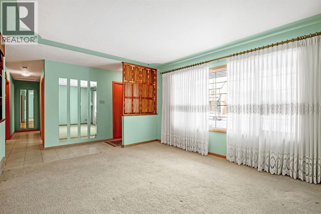 47 Montrose Crescent Ne, Calgary, Alberta  T3E 5P3 - Photo 10 - A2292382