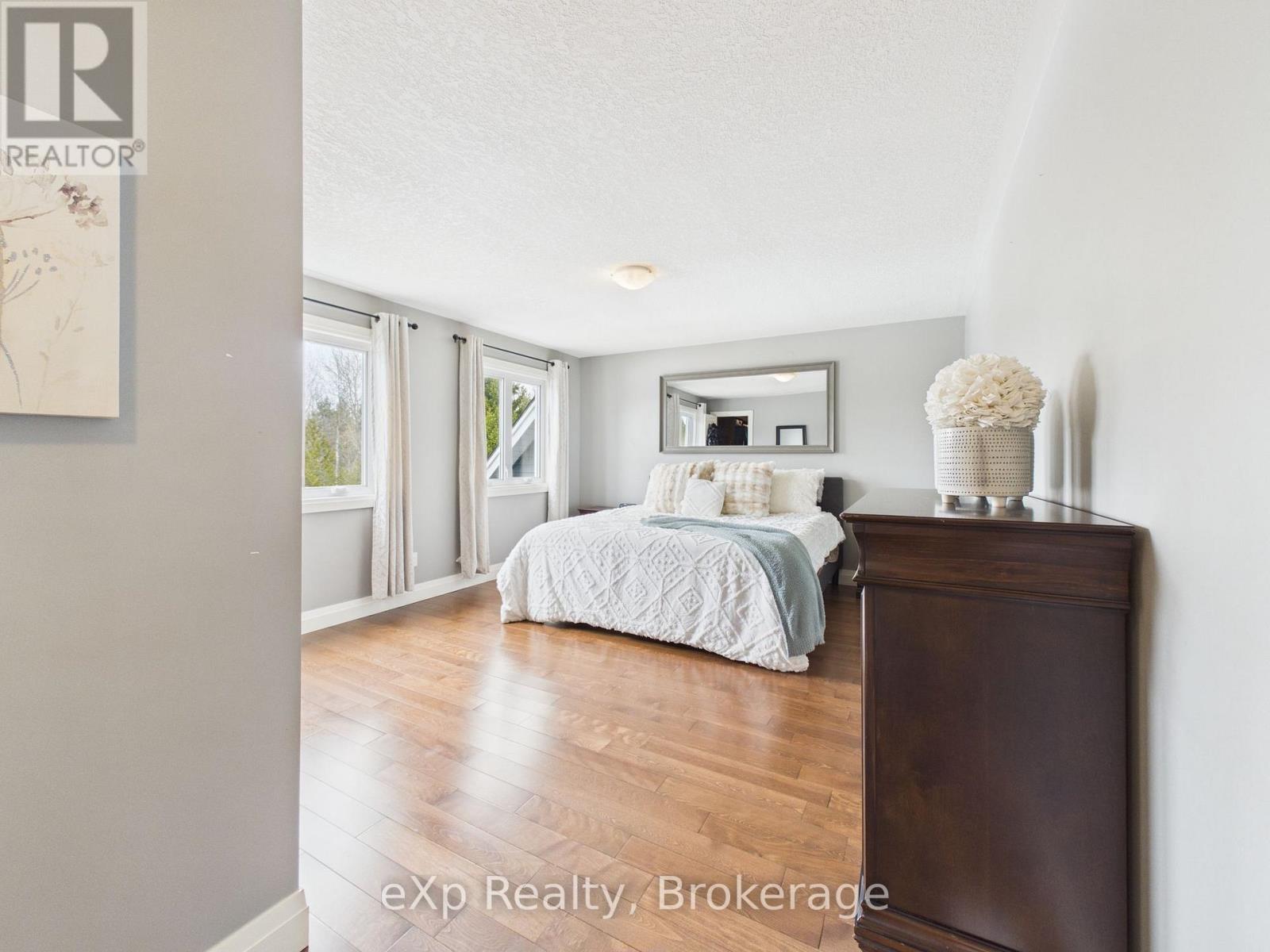 561 Louisa Street, Saugeen Shores, Ontario  N0H 2L0 - Photo 14 - X12918516