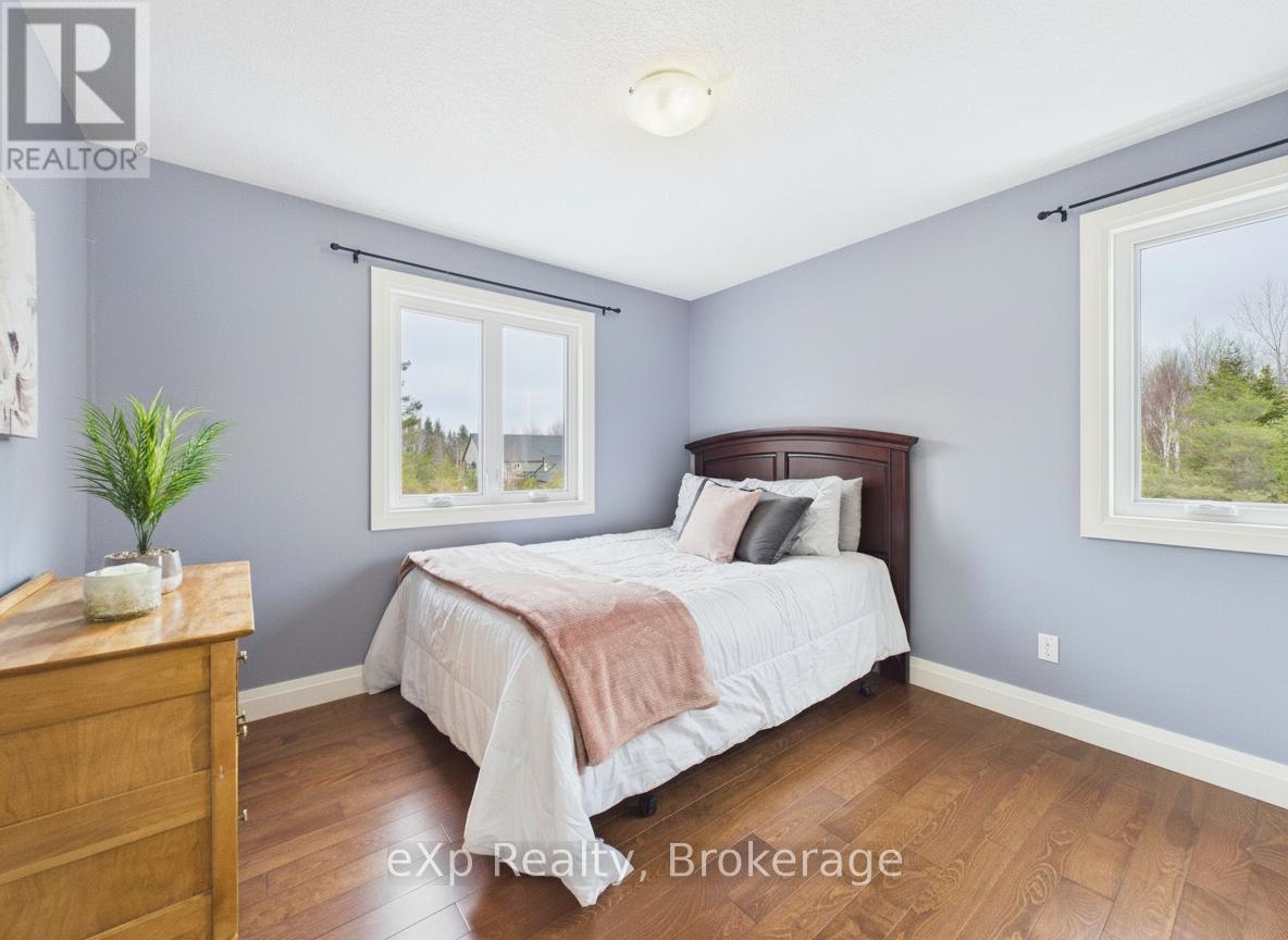 561 Louisa Street, Saugeen Shores, Ontario  N0H 2L0 - Photo 18 - X12918516