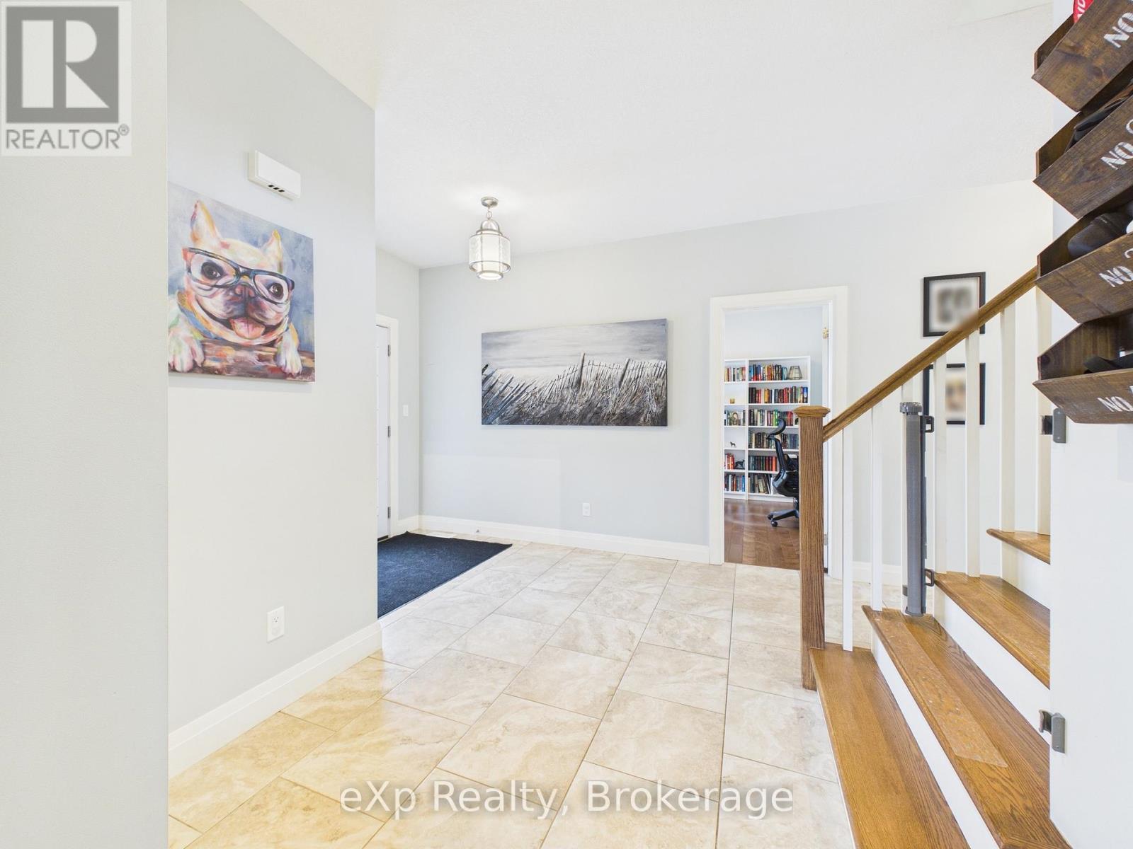 561 Louisa Street, Saugeen Shores, Ontario  N0H 2L0 - Photo 3 - X12918516