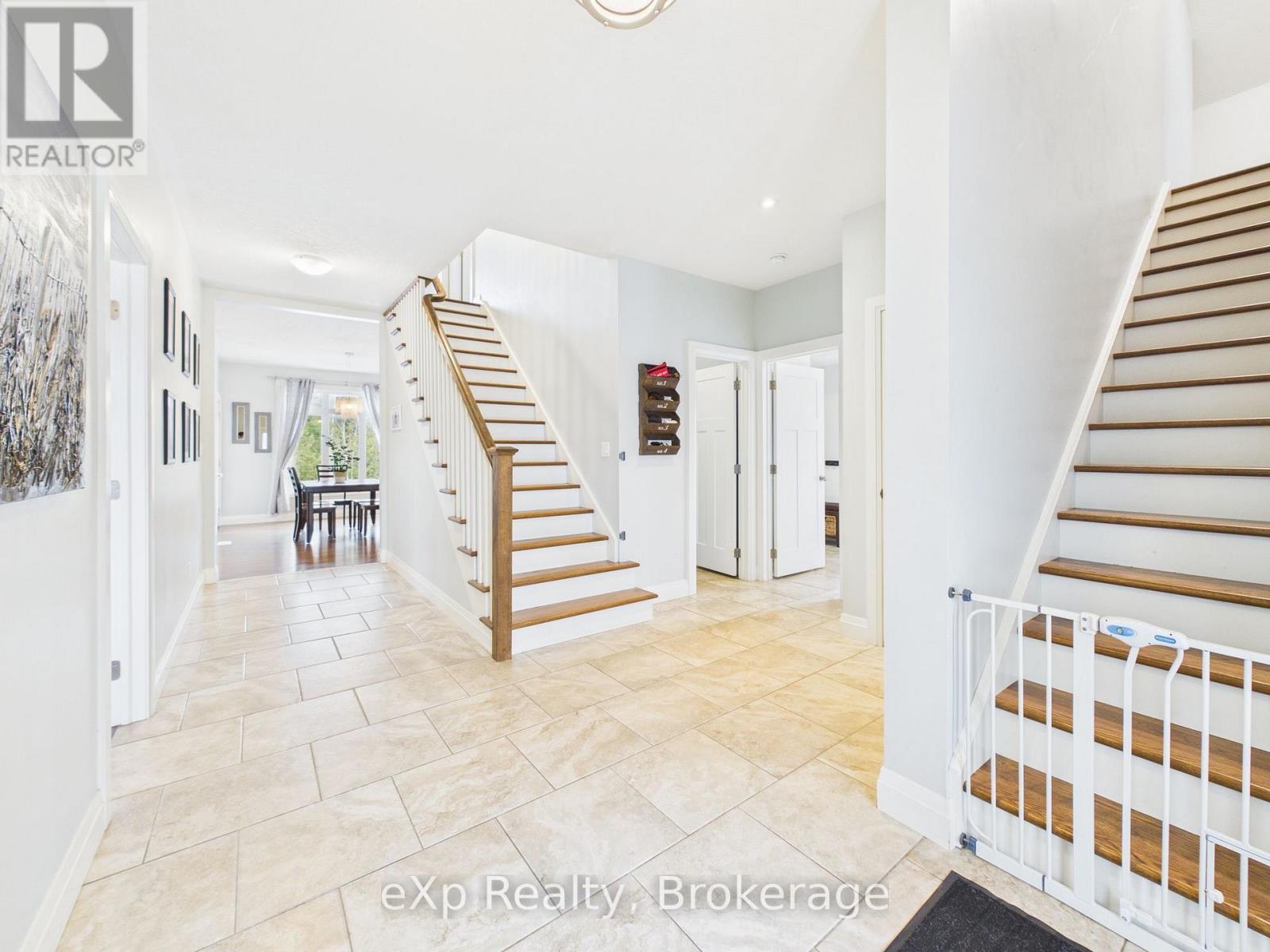 561 Louisa Street, Saugeen Shores, Ontario  N0H 2L0 - Photo 4 - X12918516