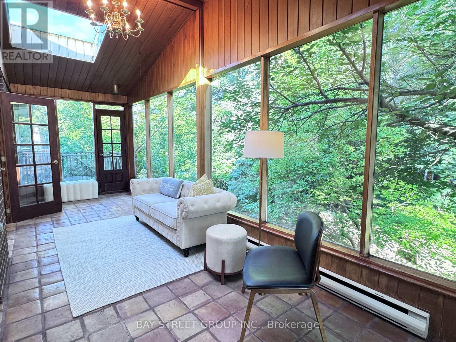 37 Abbeywood Trail, Toronto, Ontario  M3B 3B4 - Photo 19 - C12918226