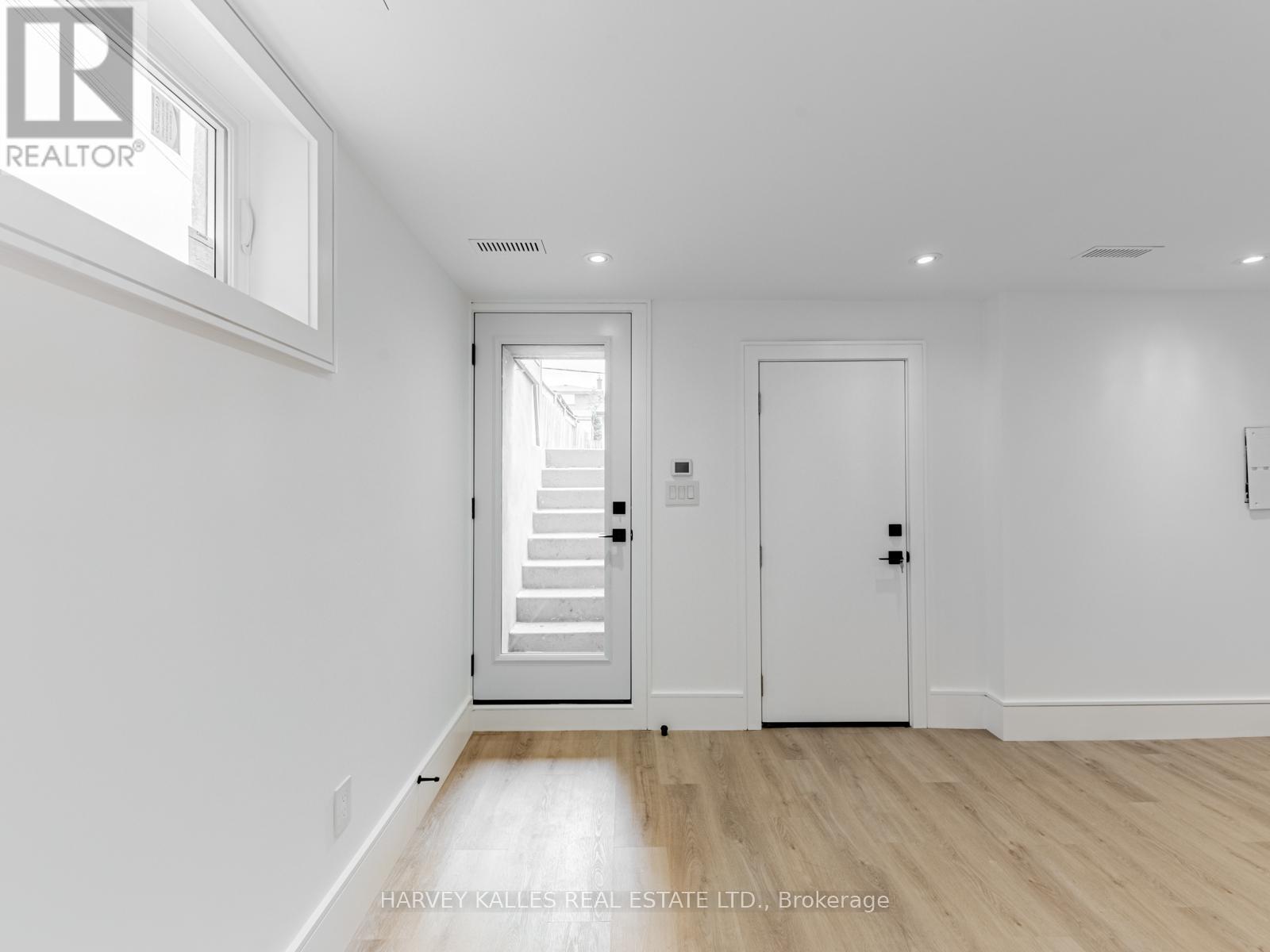 379 Winona Drive, Toronto, Ontario  M6C 3T4 - Photo 24 - C12918264