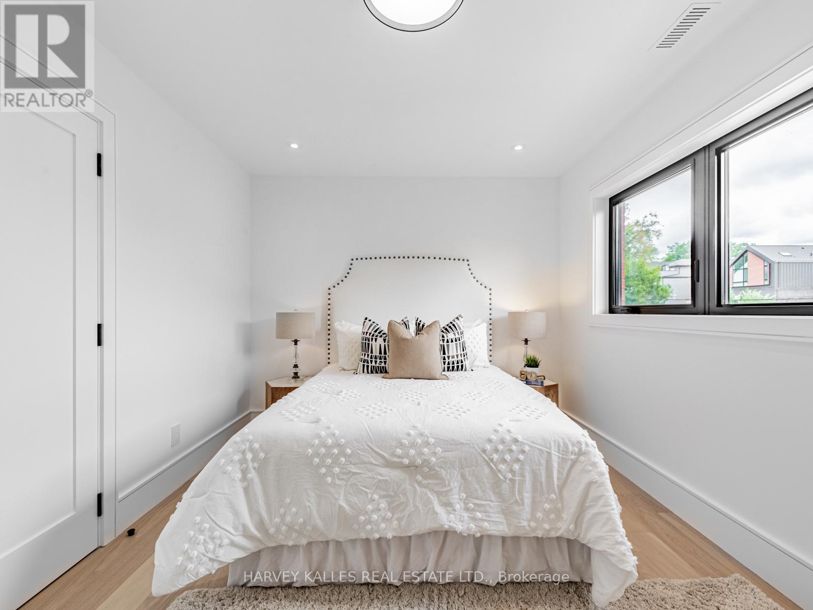 379 Winona Drive, Toronto, Ontario  M6C 3T4 - Photo 33 - C12918264