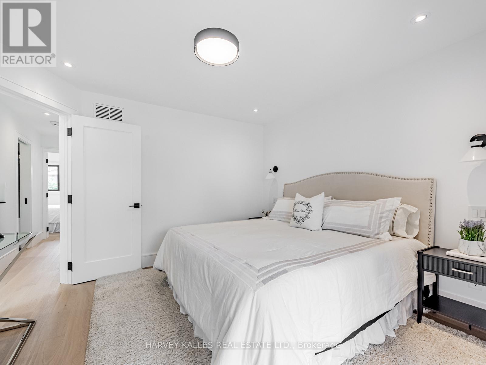 379 Winona Drive, Toronto, Ontario  M6C 3T4 - Photo 37 - C12918264