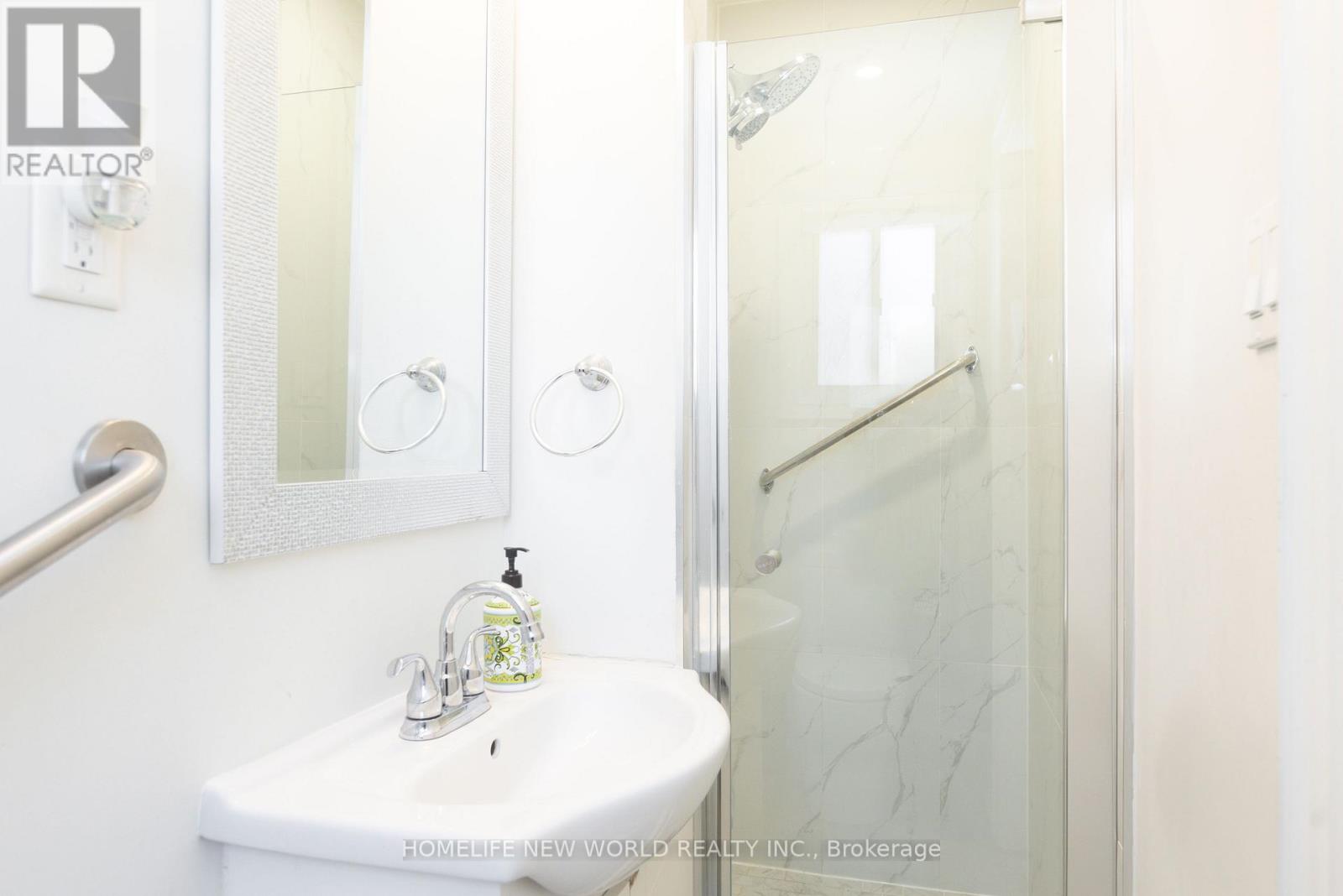 Part Of Main/ground Floor - 96 Ernest Avenue, Toronto, Ontario  M2J 3T6 - Photo 14 - C12918408