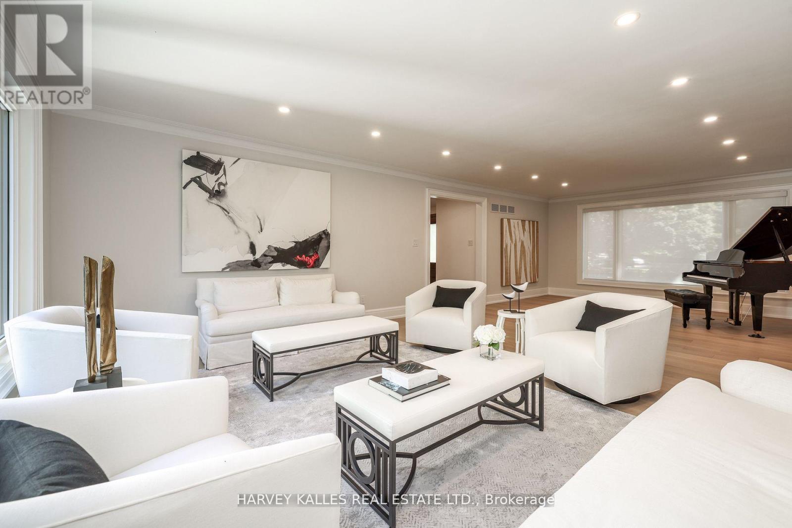 34 Fifeshire Road, Toronto, Ontario  M2L 2G6 - Photo 7 - C12918440