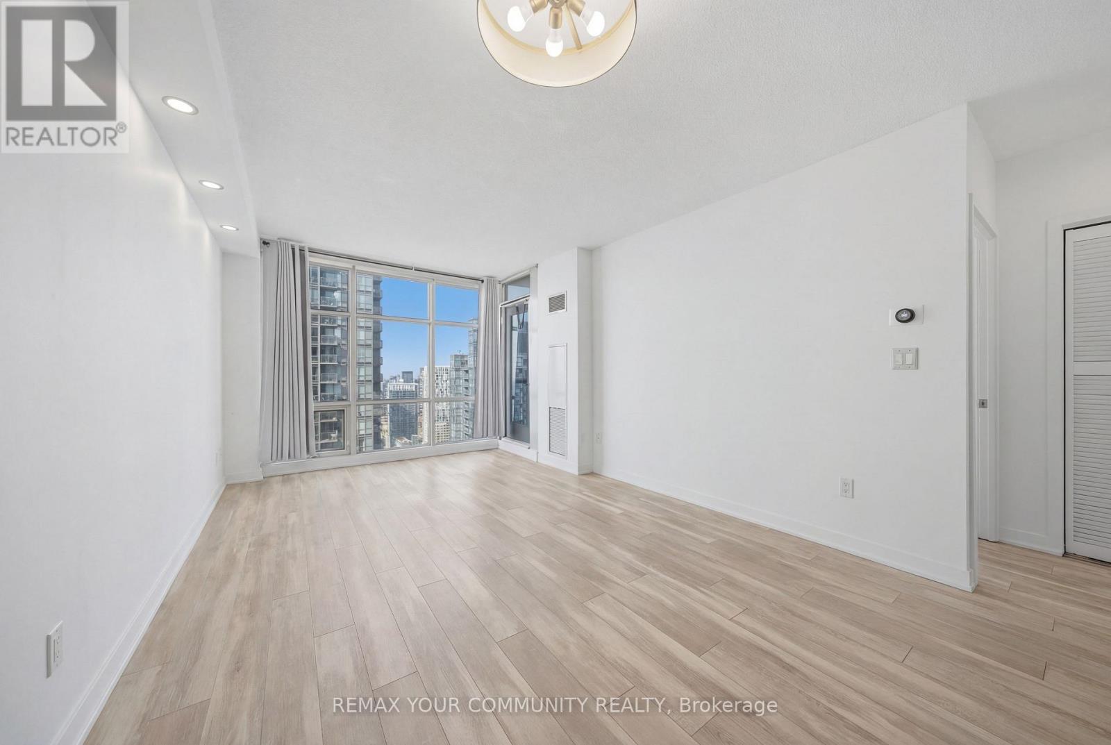 4502 - 35 Mariner Terrace, Toronto, Ontario  M5V 3V9 - Photo 17 - C12918446