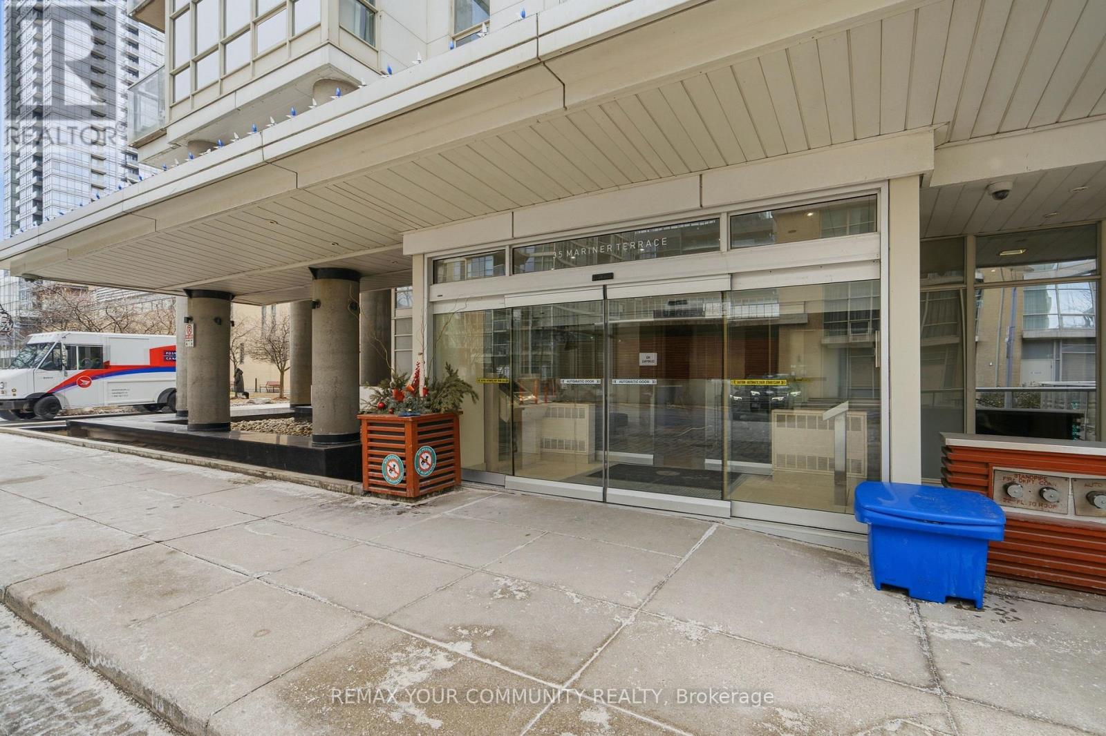 4502 - 35 Mariner Terrace, Toronto, Ontario  M5V 3V9 - Photo 2 - C12918446