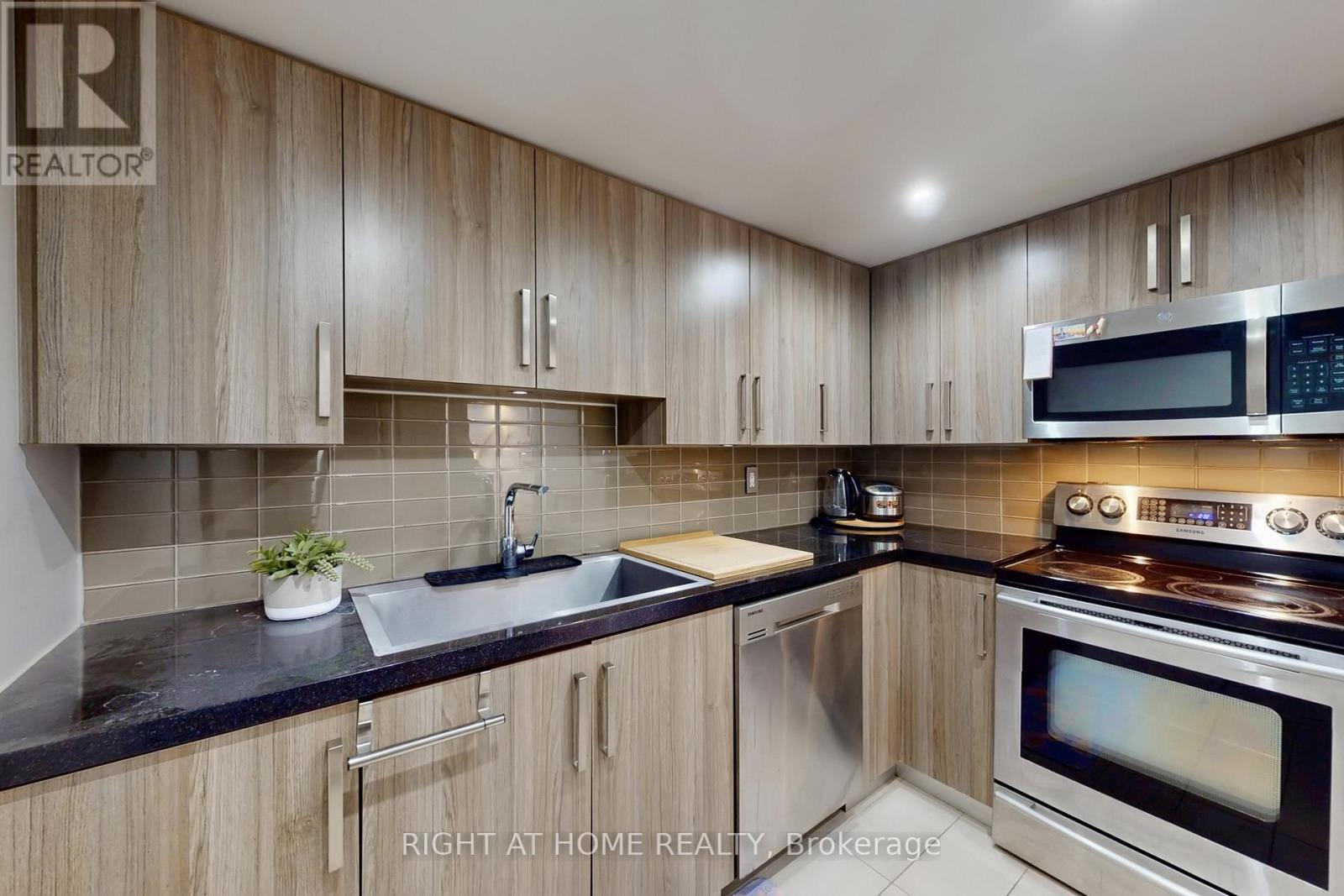 1404 - 5460 Yonge Street, Toronto (Willowdale West), Ontario  M2N 6K7 - Photo 24 - C12918496