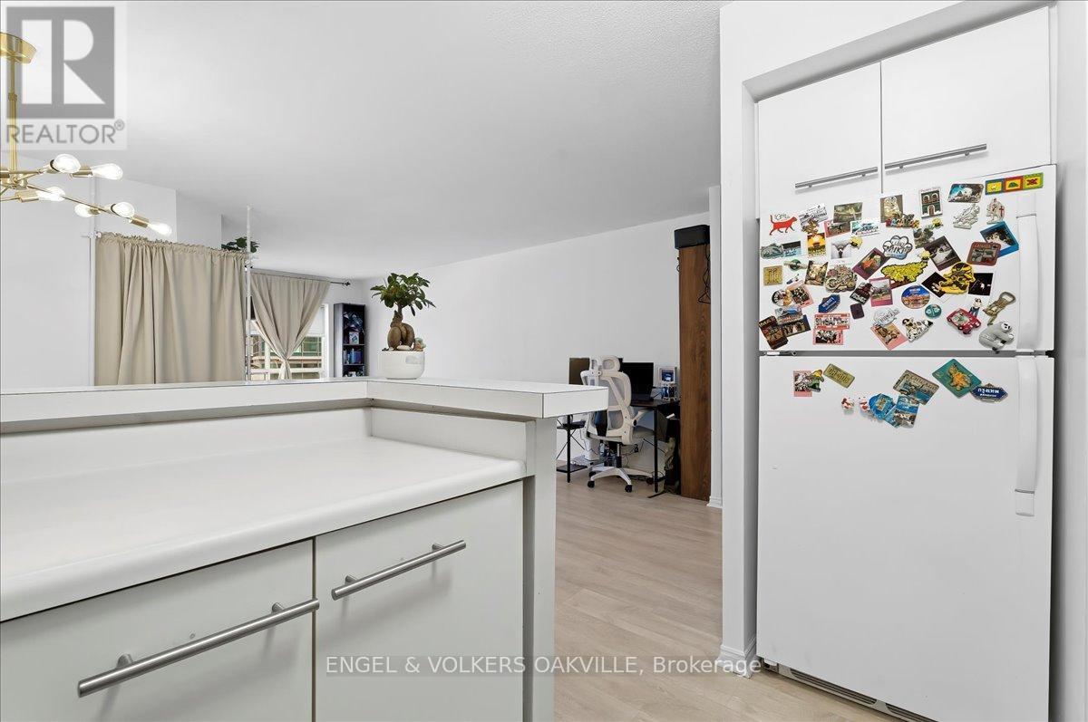 1811 - 25 The Esplanade, Toronto, Ontario  M5E 1W5 - Photo 11 - C12918498