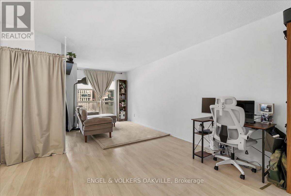 1811 - 25 The Esplanade, Toronto, Ontario  M5E 1W5 - Photo 13 - C12918498