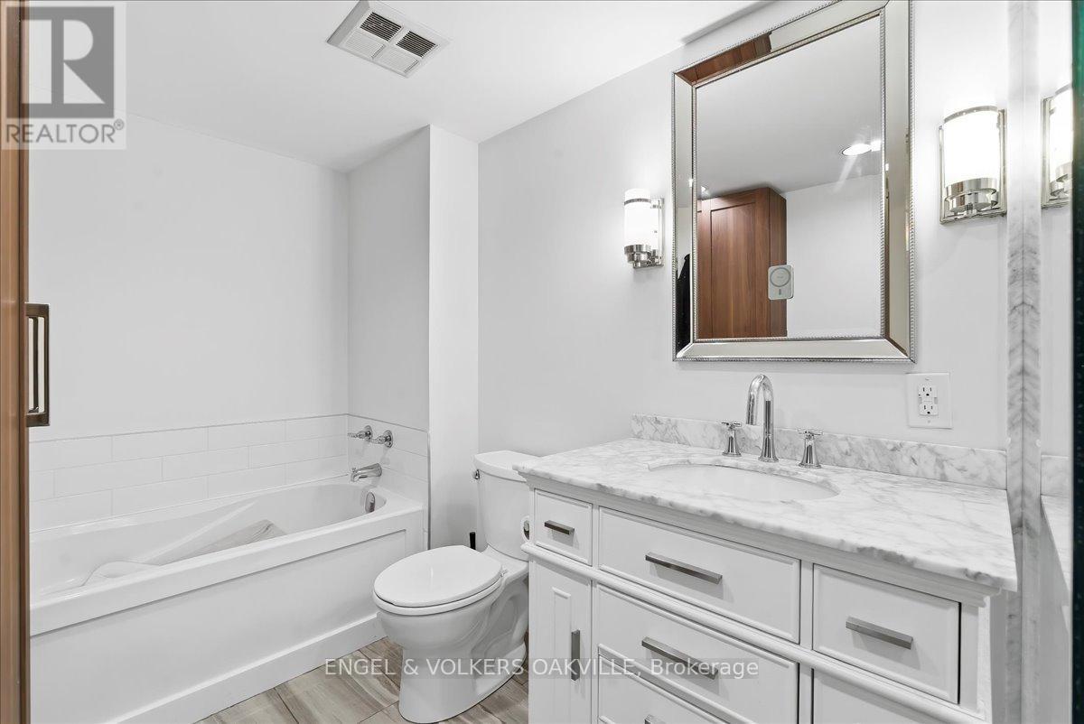 1811 - 25 The Esplanade, Toronto, Ontario  M5E 1W5 - Photo 21 - C12918498