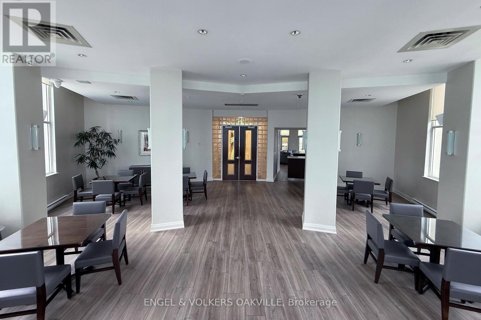 1811 - 25 The Esplanade, Toronto, Ontario  M5E 1W5 - Photo 27 - C12918498