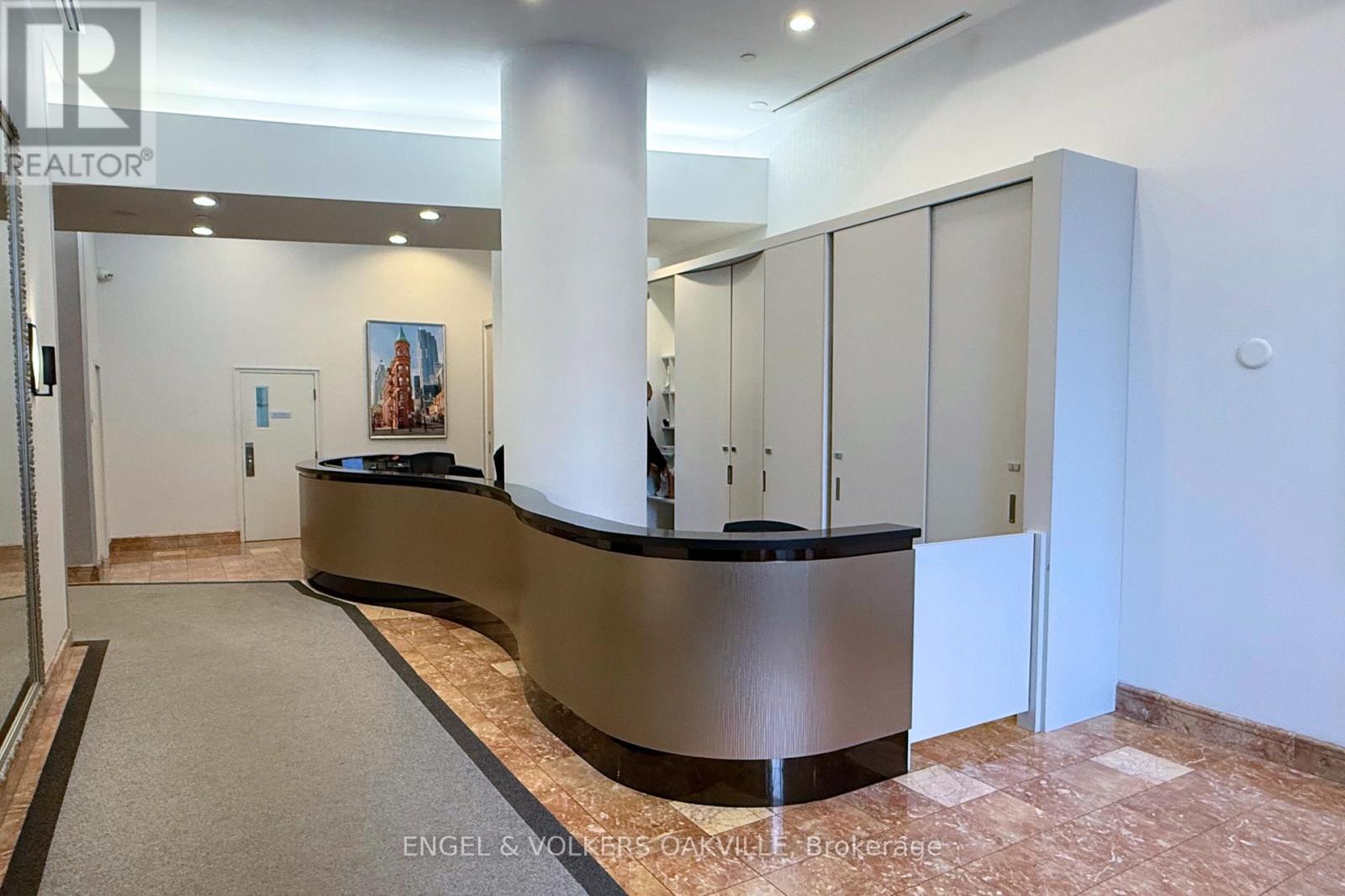 1811 - 25 The Esplanade, Toronto, Ontario  M5E 1W5 - Photo 3 - C12918498