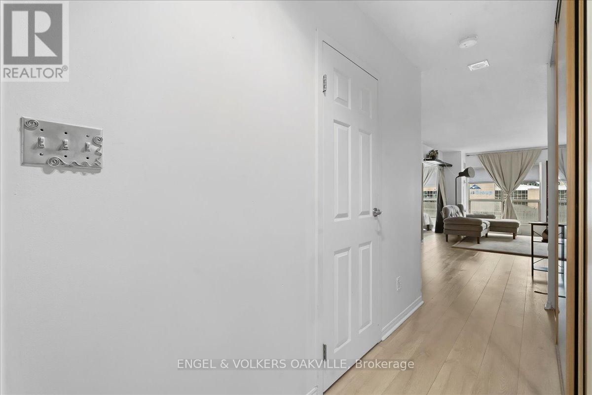 1811 - 25 The Esplanade, Toronto, Ontario  M5E 1W5 - Photo 5 - C12918498