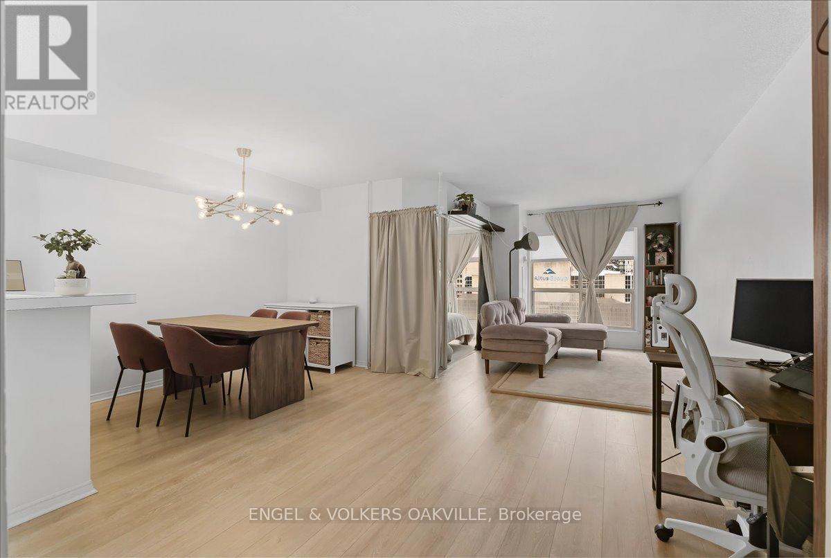 1811 - 25 The Esplanade, Toronto, Ontario  M5E 1W5 - Photo 6 - C12918498