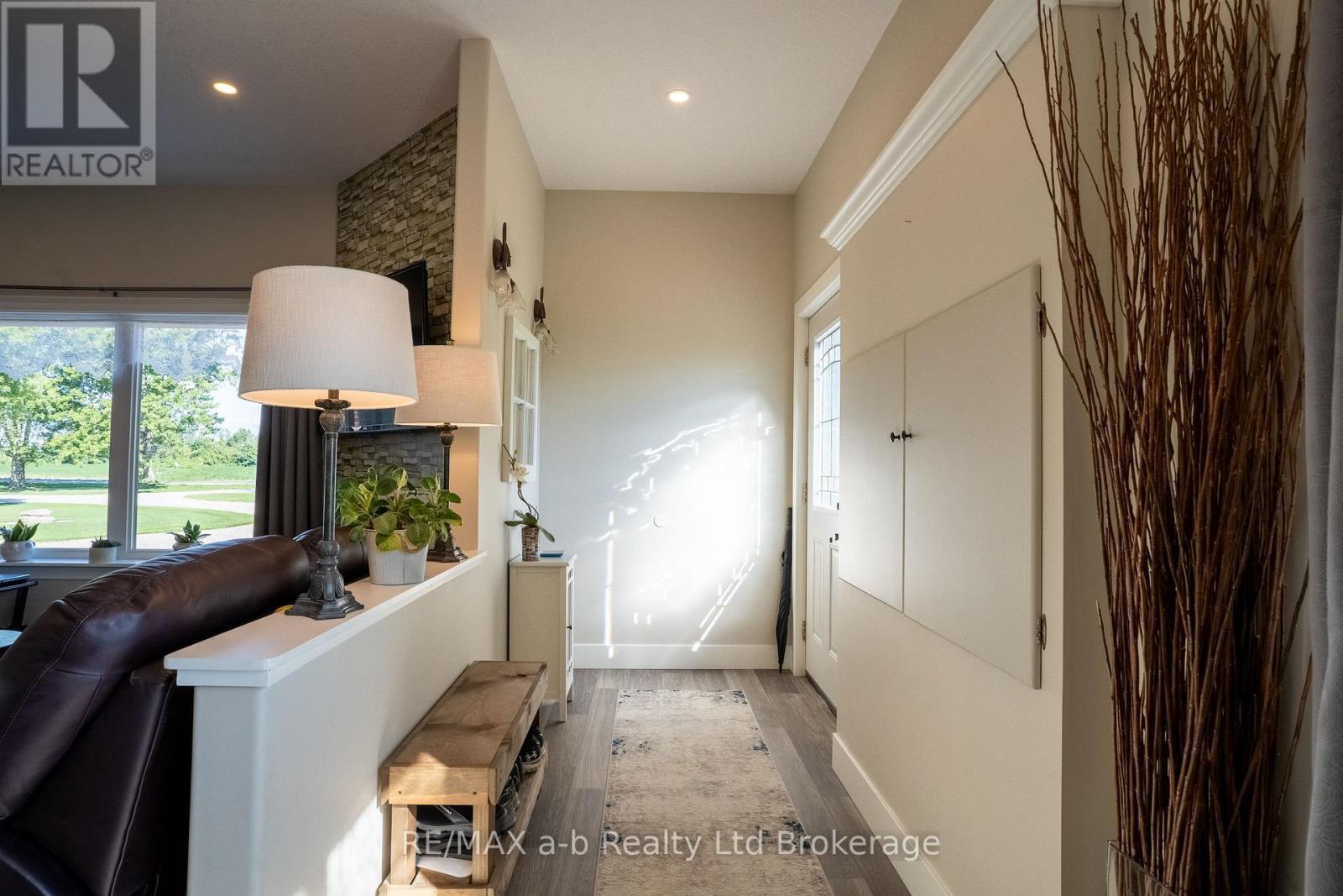 324500 Mount Elgin Road, South-West Oxford, Ontario  N0J 1N0 - Photo 5 - X12918414