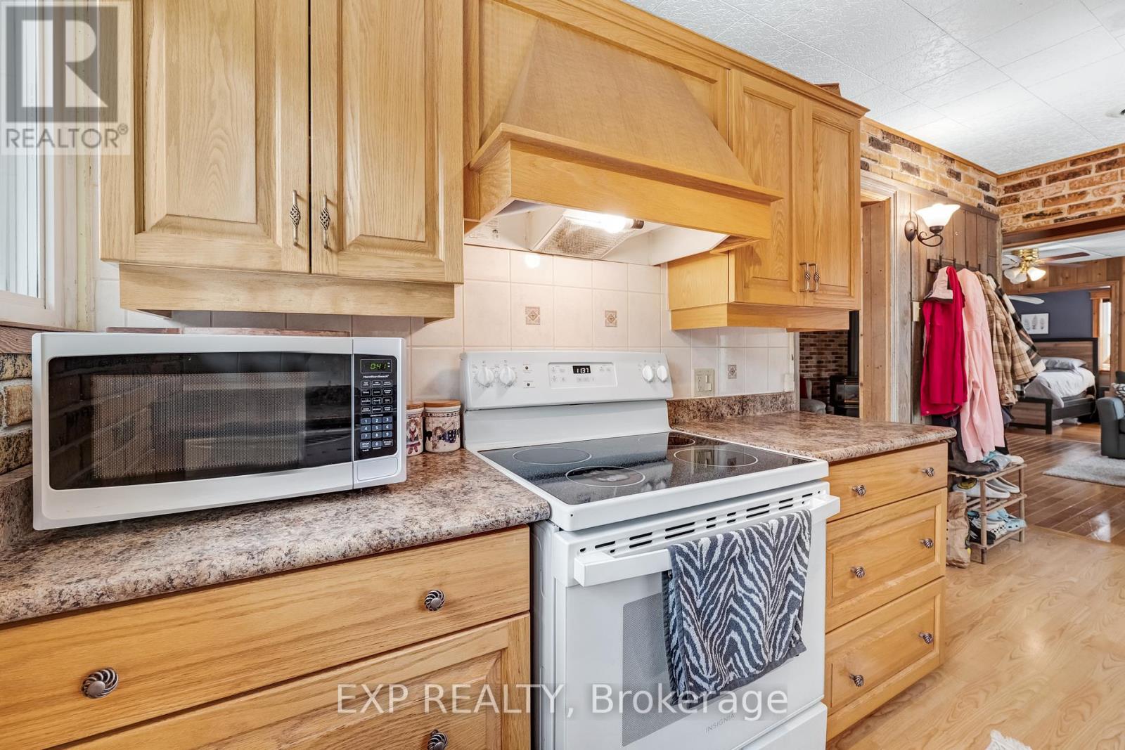 3909 Richview Road, Innisfil, Ontario L9S 2L7 - Photo 10 - N12918180