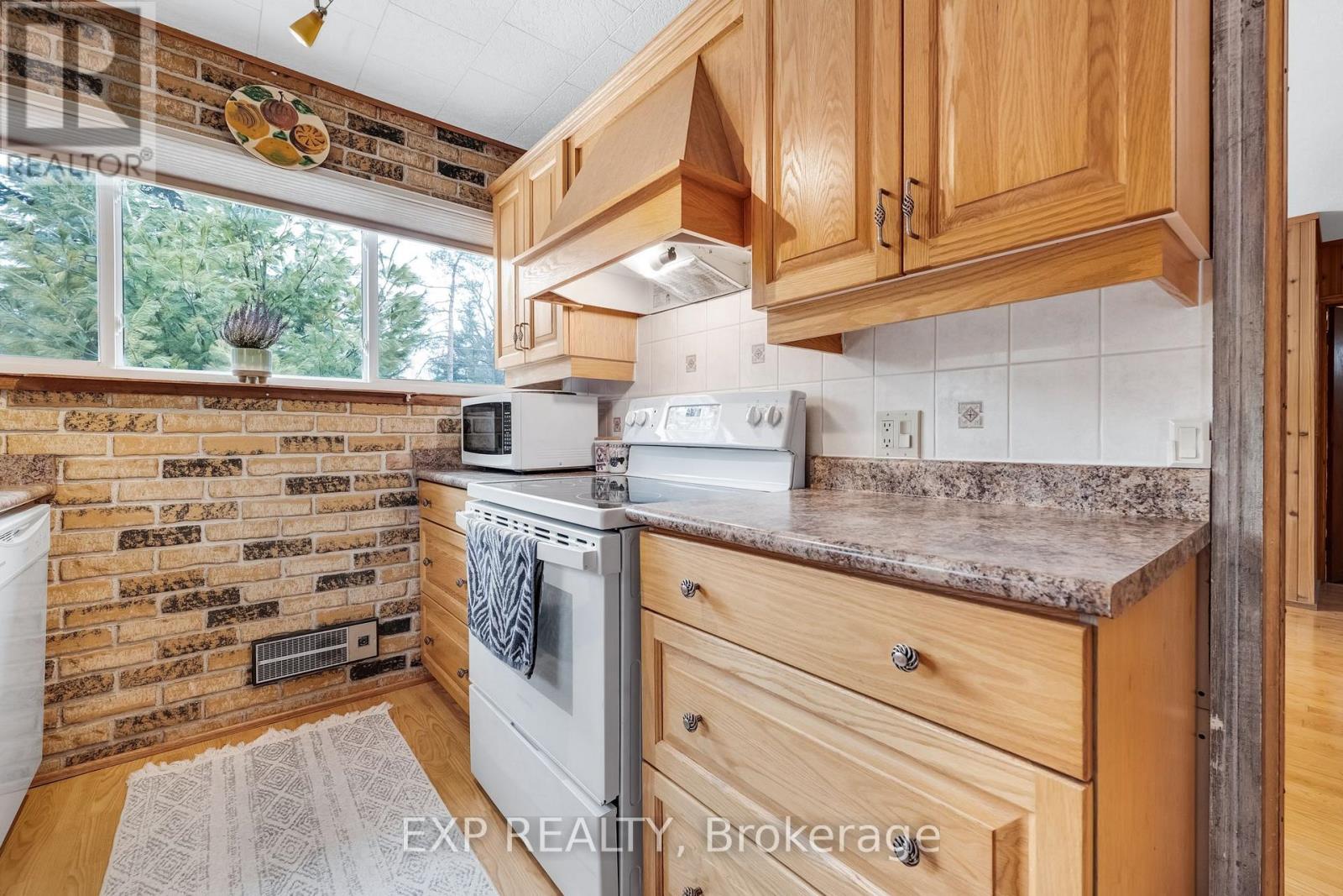 3909 Richview Road, Innisfil, Ontario L9S 2L7 - Photo 8 - N12918180