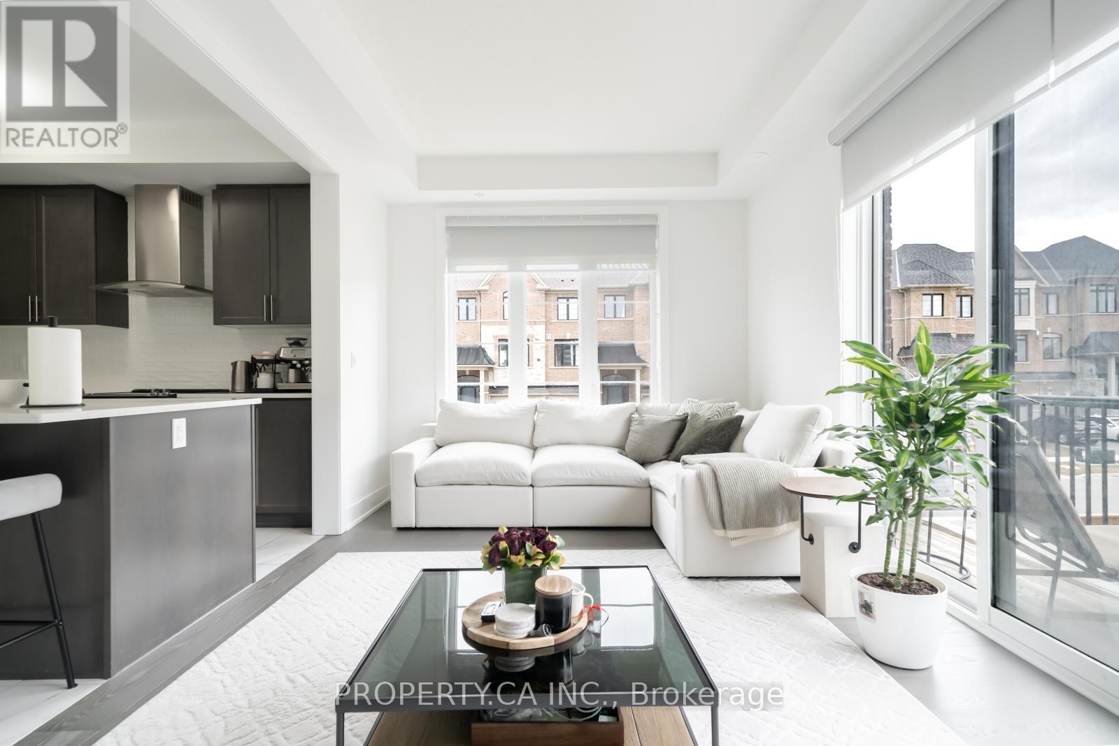 21 Gillivary Drive, Whitby, Ontario L1P 0C9 - Photo 8 - E12918286