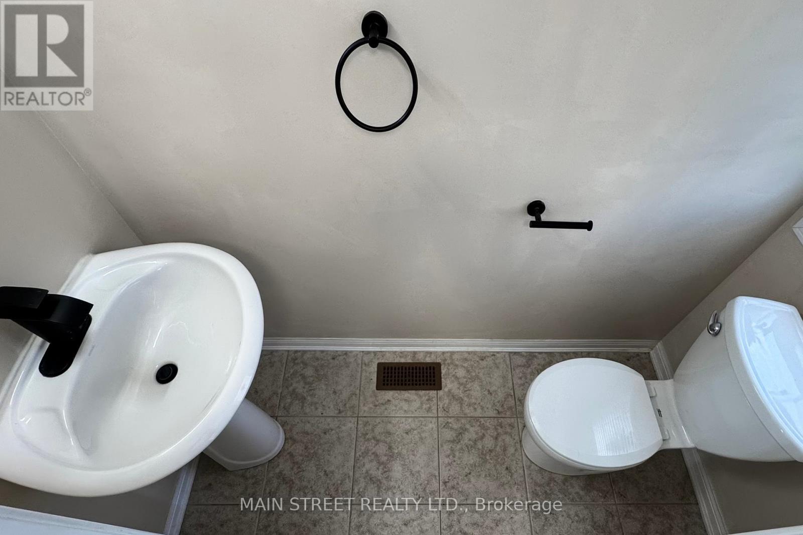 20 Dougherty Crescent, Whitchurch-Stouffville, Ontario  L4A 0A6 - Photo 19 - N12918230