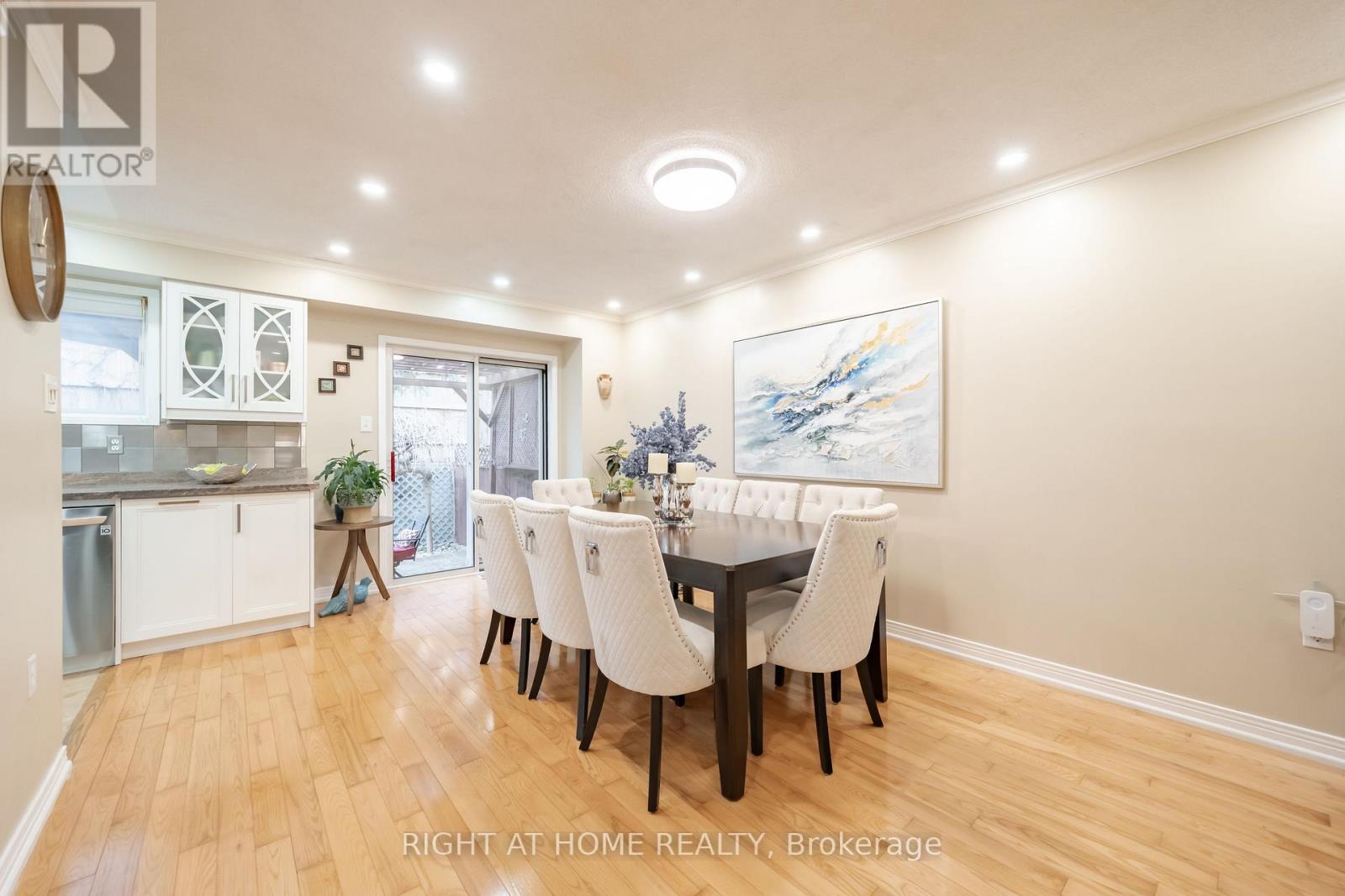 21 - 370 Riddell Court, Newmarket, Ontario  L3Y 8M8 - Photo 6 - N12918240