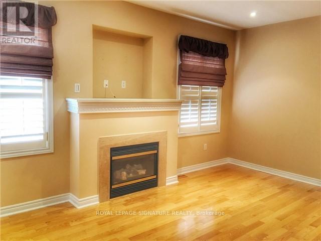 110 Deerwood Crescent, Richmond Hill, Ontario  L4E 4B3 - Photo 2 - N12918250