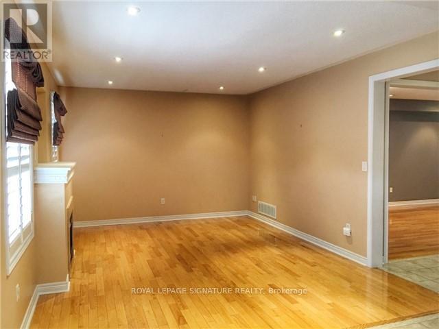 110 Deerwood Crescent, Richmond Hill, Ontario  L4E 4B3 - Photo 3 - N12918250