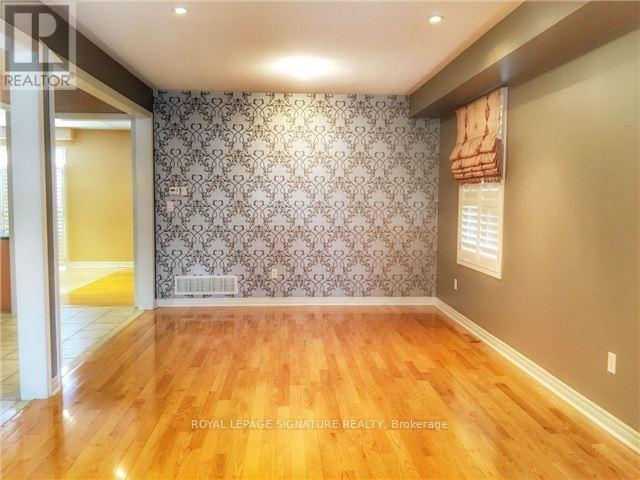 110 Deerwood Crescent, Richmond Hill, Ontario  L4E 4B3 - Photo 5 - N12918250