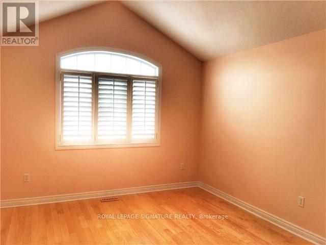 110 Deerwood Crescent, Richmond Hill, Ontario  L4E 4B3 - Photo 9 - N12918250