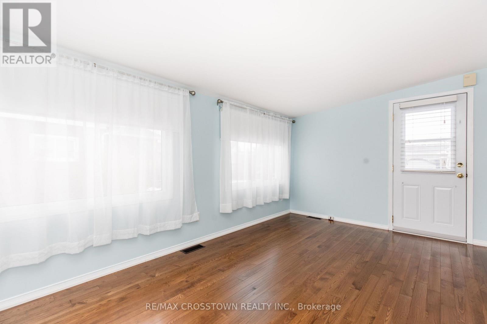 24 Linden Lane, Innisfil, Ontario  L9S 1N8 - Photo 13 - N12918252