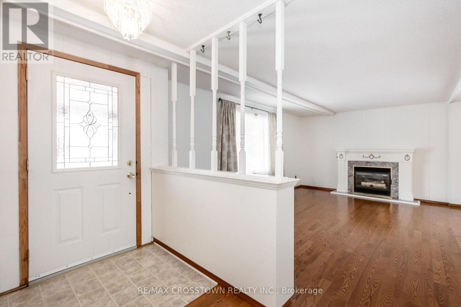 24 Linden Lane, Innisfil, Ontario  L9S 1N8 - Photo 3 - N12918252