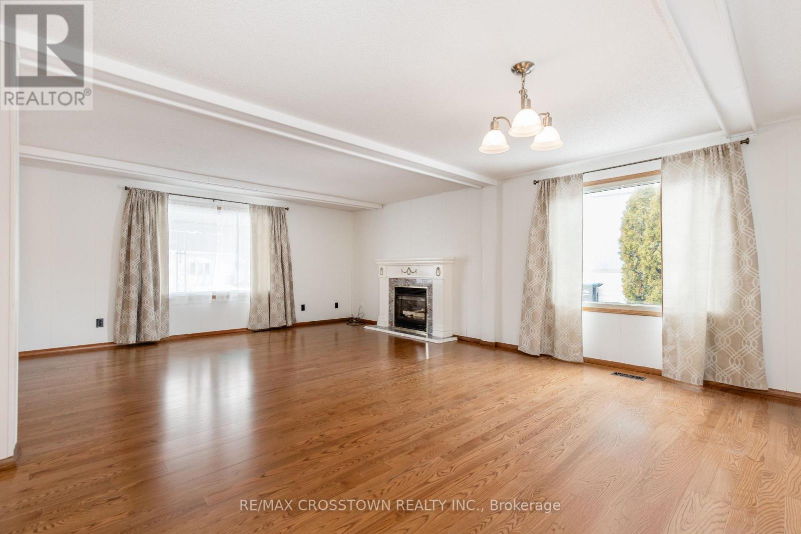 24 Linden Lane, Innisfil, Ontario  L9S 1N8 - Photo 8 - N12918252