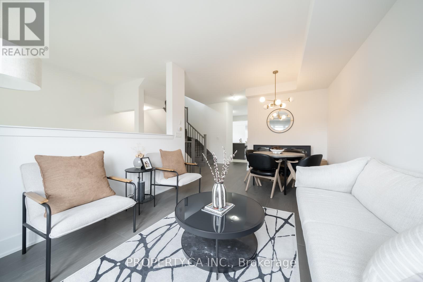 21 Gillivary Drive, Whitby, Ontario L1P 0C9 - Photo 2 - E12918286