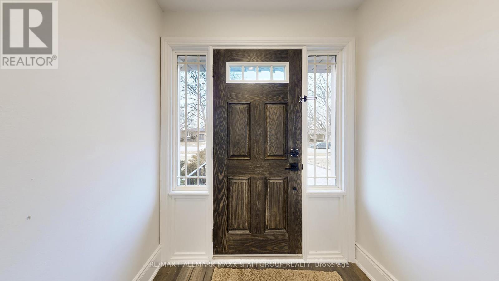 42 Devins Drive, Aurora, Ontario  L4G 2Z1 - Photo 3 - N12918258