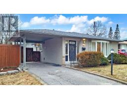 42 DEVINS DRIVE, Aurora, Ontario