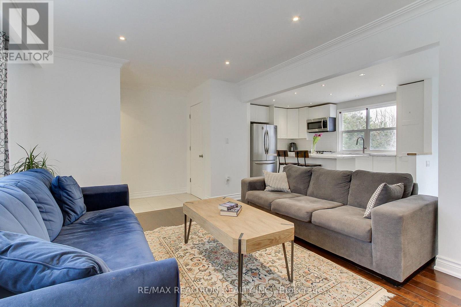 36 Farr Avenue, East Gwillimbury, Ontario  L0G 1V0 - Photo 6 - N12918280